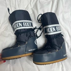 Moon Boots Size 8